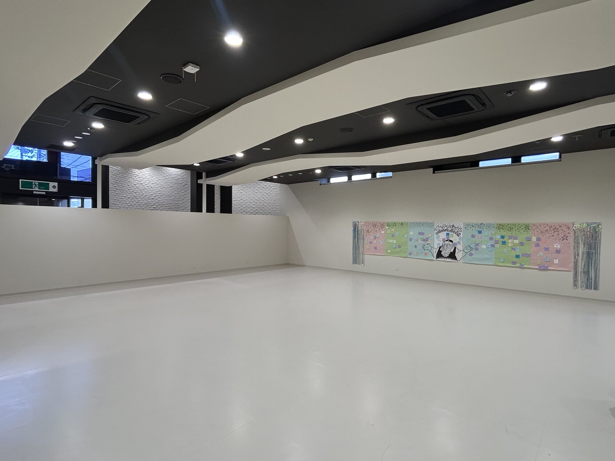 様々な表情を引き出すシーン別スタジオ